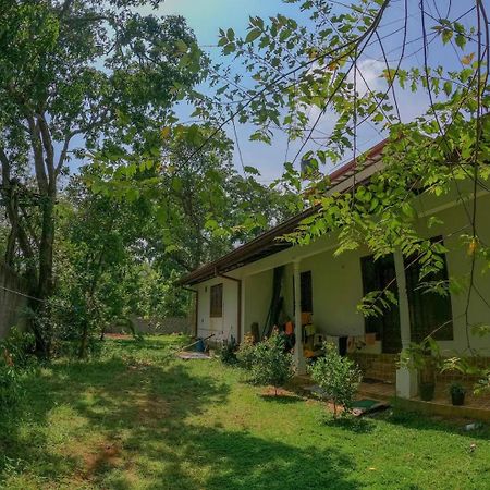 The Sigiriya White House Apartman Kültér fotó